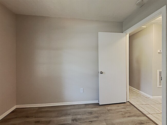 Building Photo - 22506 Colonialgate Dr