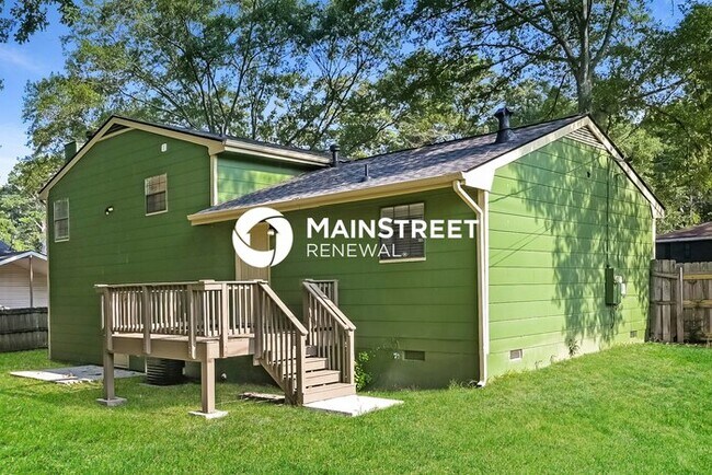 Building Photo - 3 Bedroom Pet-Friendly Home in RIVERDALE, ...
