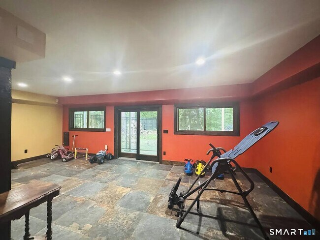 Building Photo - 7 Joanne Ln