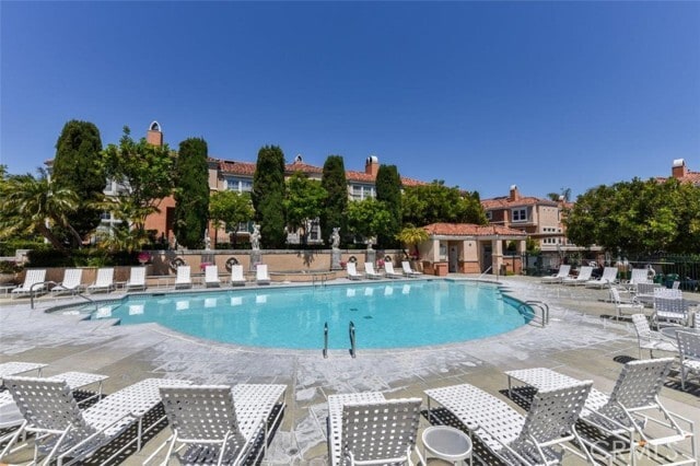 Building Photo - 12 Palagonia Aisle