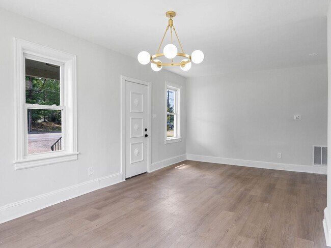 Building Photo - Updated 3-Bedroom Home with Spacious Yard in Hainesport