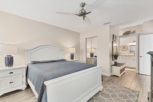 Building Photo - 513 Woodstork Cir