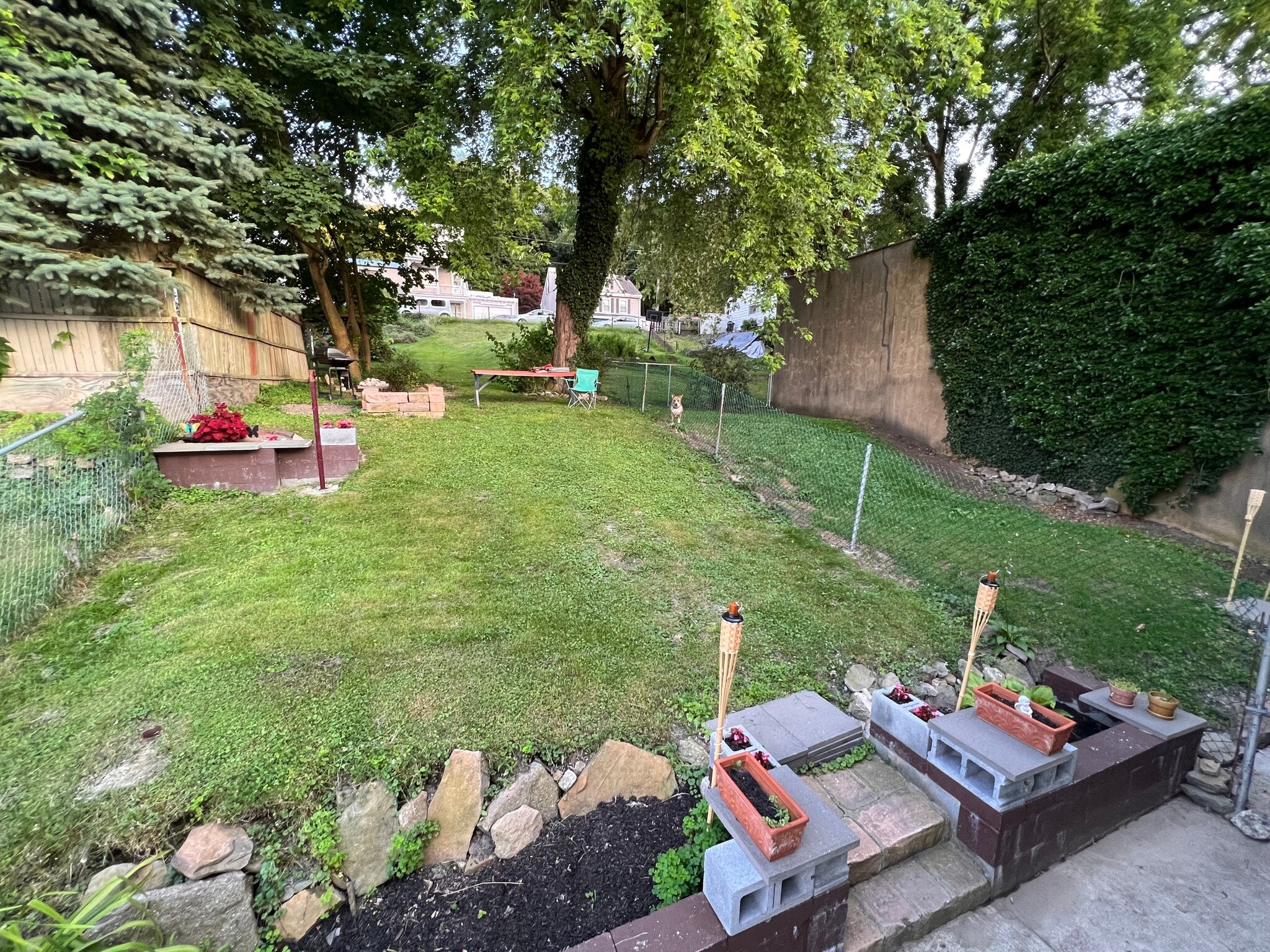 Shared yard - 44 E Bacon St