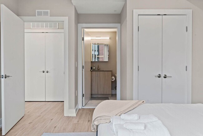 Building Photo - 916 N Delaware Ave