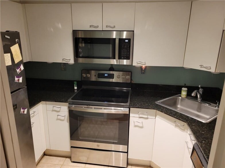 Building Photo - 2870 Pharr Ct S Northwest