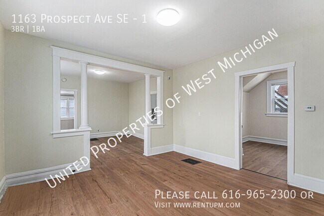 Building Photo - Available Now | 3 Bedroom 1 Bath Apartment...