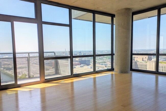 Building Photo - 235 W Van Buren St