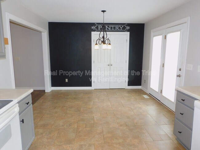 Building Photo - 2804 Mitchell Wood Dr