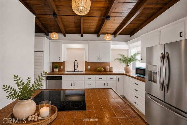 Building Photo - 210 Avenida Calafia