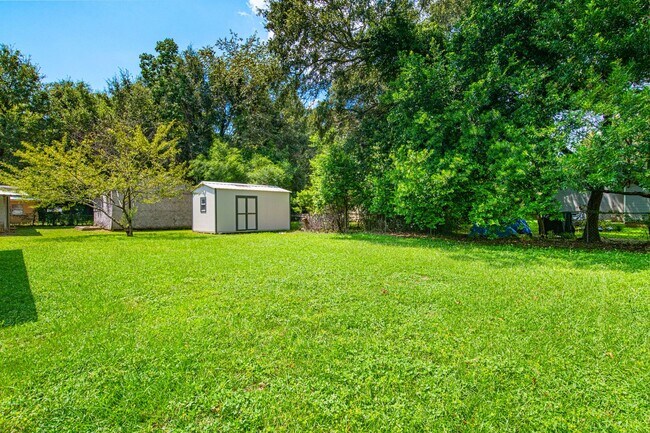 Building Photo - 613 Edgecliff Dr