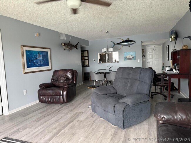 Building Photo - 13800 SW 5th Ct