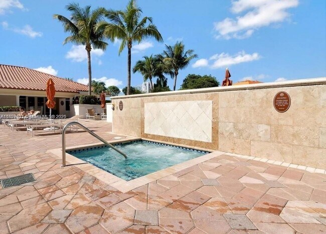 Building Photo - 20000 E Country Club Dr
