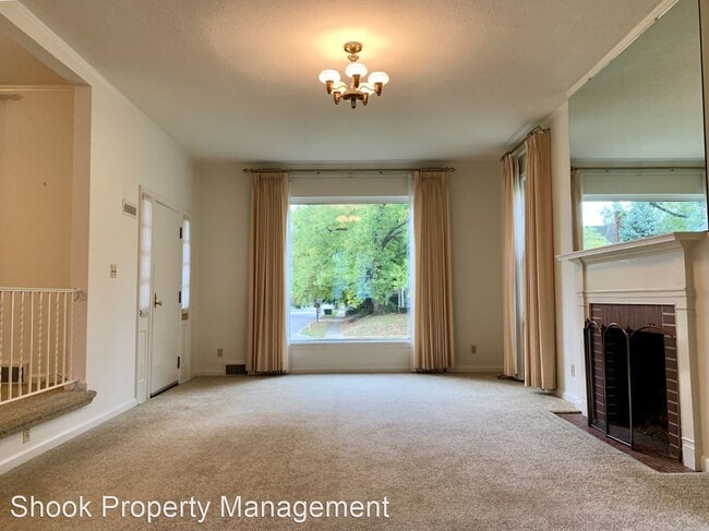 Building Photo - 2 br, 1.5 bath House - 1101 S 9th St