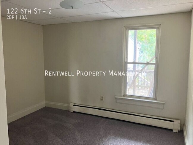 Building Photo - 122 6th St