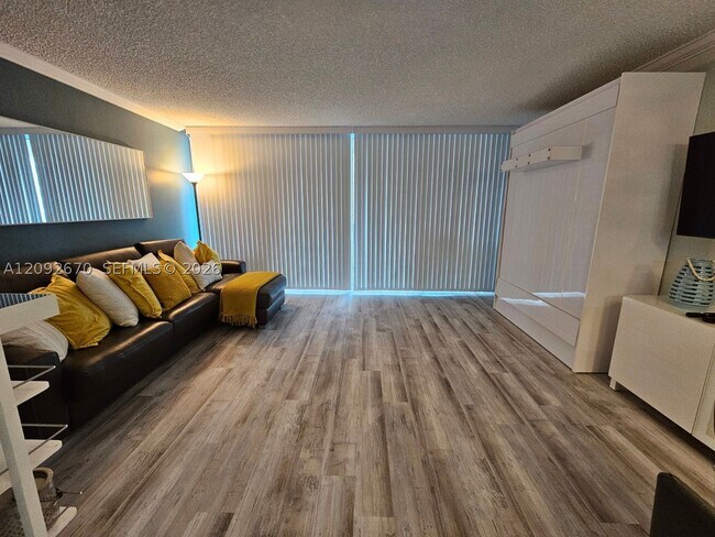 Building Photo - 2501 S Ocean Dr