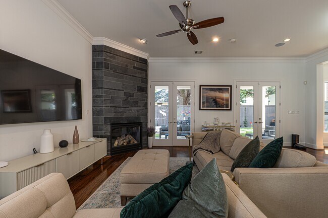 Building Photo - 1409 Indiana St