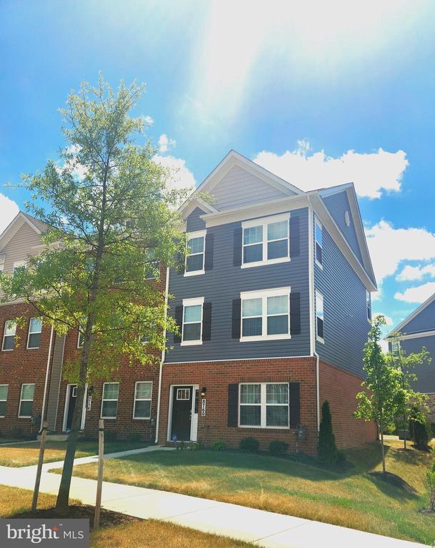 Building Photo - 8760 Mimosa Ave