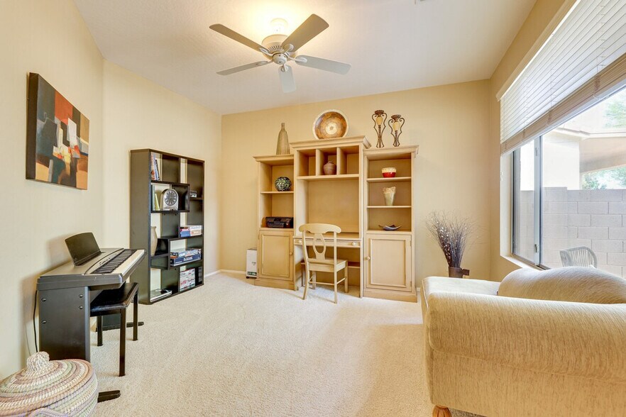 Building Photo - 9746 E Coopers Hawk Dr