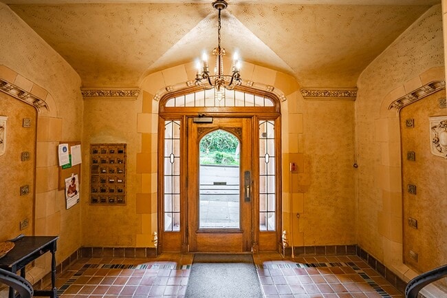 Interior Photo - Lakeside Apartments