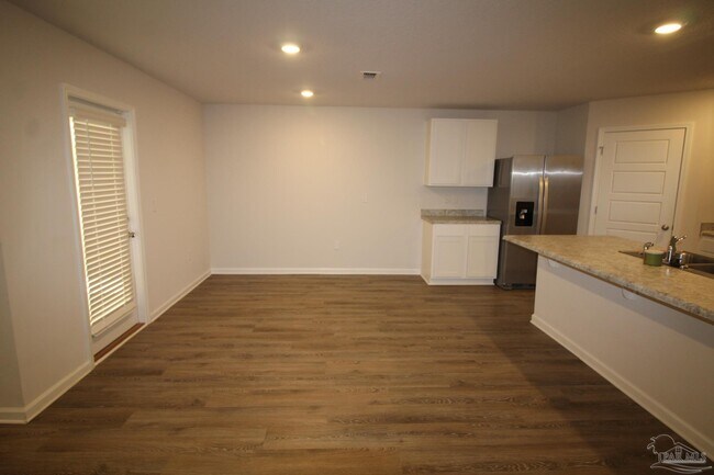 Building Photo - 1021 Lovebird Ct