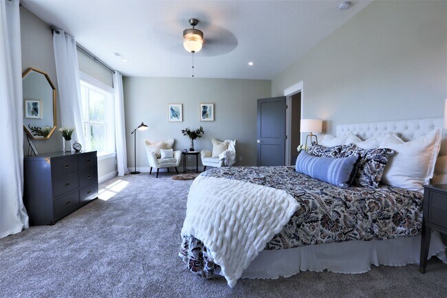 Building Photo - Like New 3BD/2.5BA with 2 Car Garage- $100...