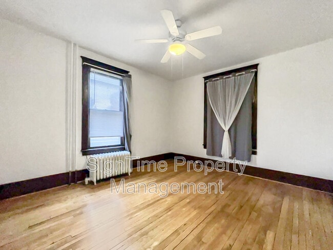 Building Photo - 825-827 Hamilton Boulevard - 827