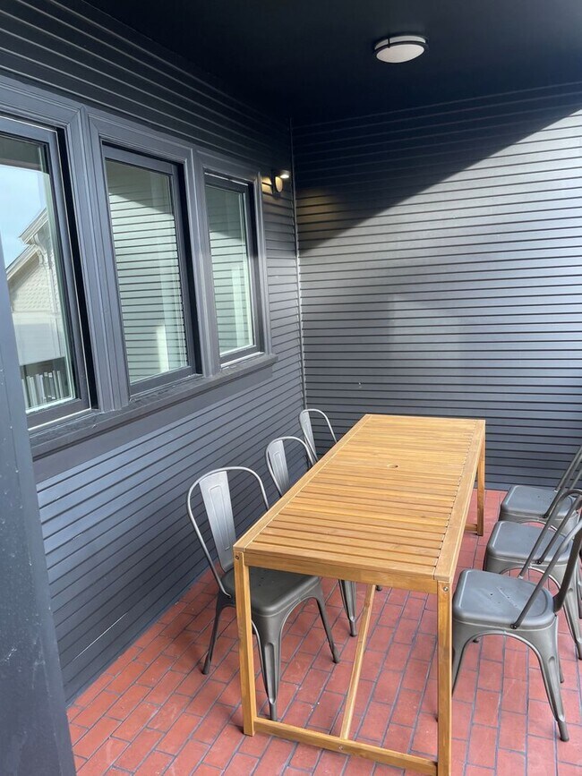 Building Photo - Viewing Schedule: Please call Shami at (415) 225-2543 to schedule a viewing.