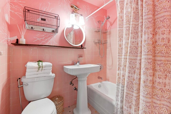 Building Photo - 2755 NE 28th Ave