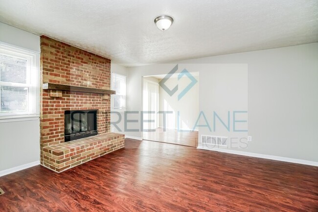 Building Photo - Charming 4 Bedroom in Grove City!