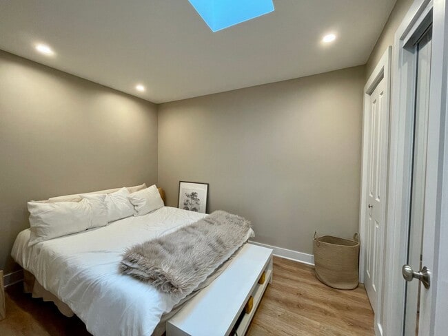 Building Photo - Charming 3Bed 2Bth Montavilla Neighborhood with Detached Additional Living Area and Backyard Grea...