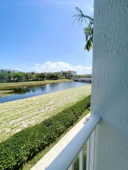 Building Photo - 1284 Piazza Antinori