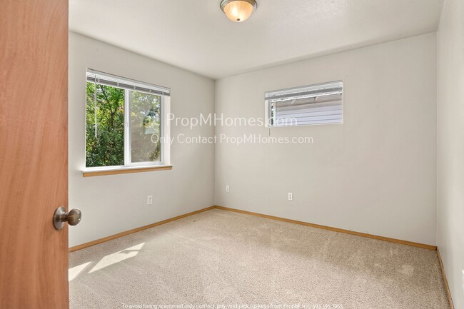 Building Photo - Four Bedroom Home in Powellhurst-Gilbert!