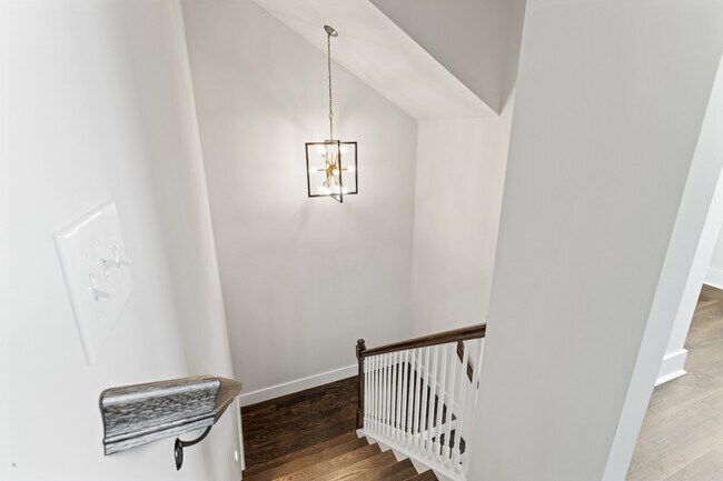 Building Photo - 1526 Jones Ave