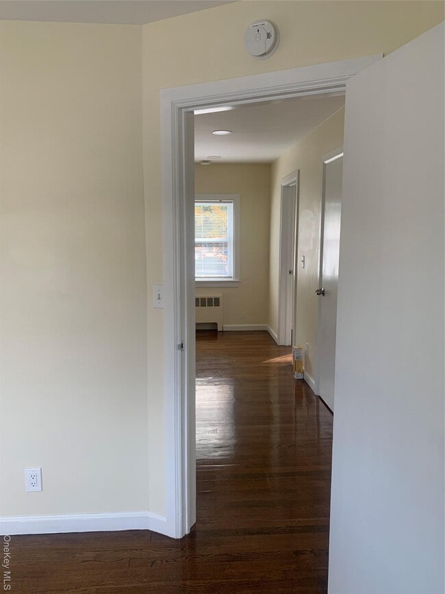 Building Photo - 711 N Division St