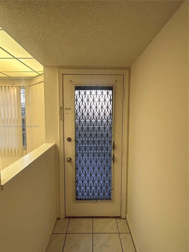 Building Photo - 1351 SW 125th Ave