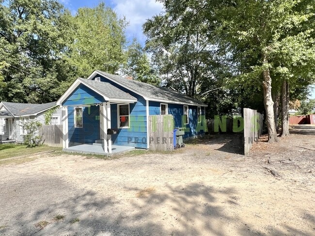 Building Photo - 2304 Ervin St