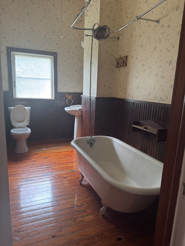 Building Photo - 412 SE Wenona Ave