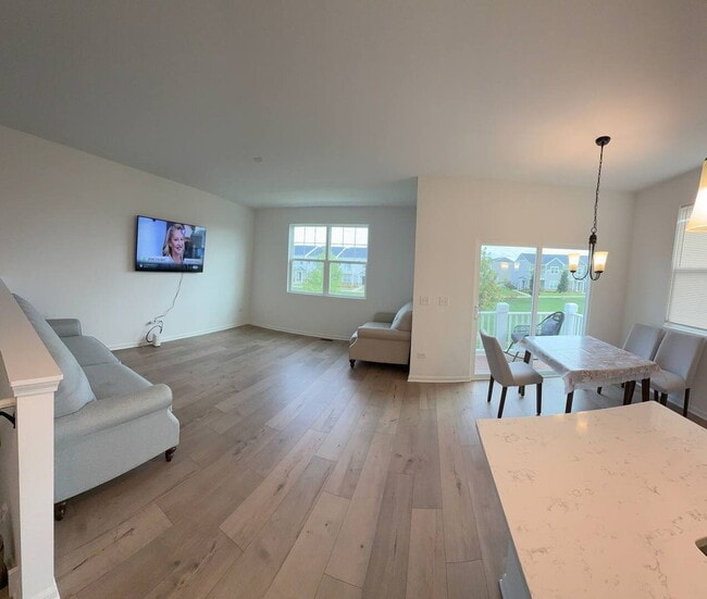 Building Photo - 4375 Chelsea Mnr Cir