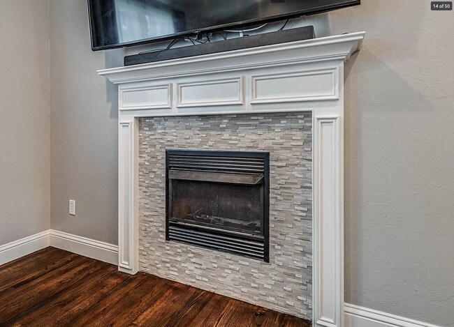 Building Photo - 2 Bed | 2 Bath in Midtown!