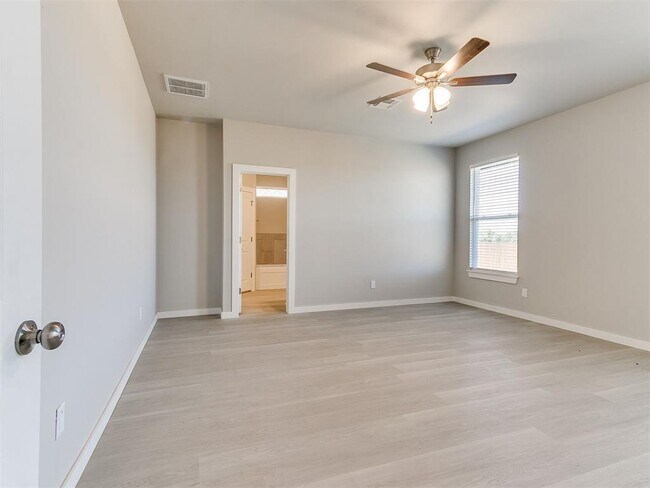 Building Photo - 8325 NW 163rd Ter