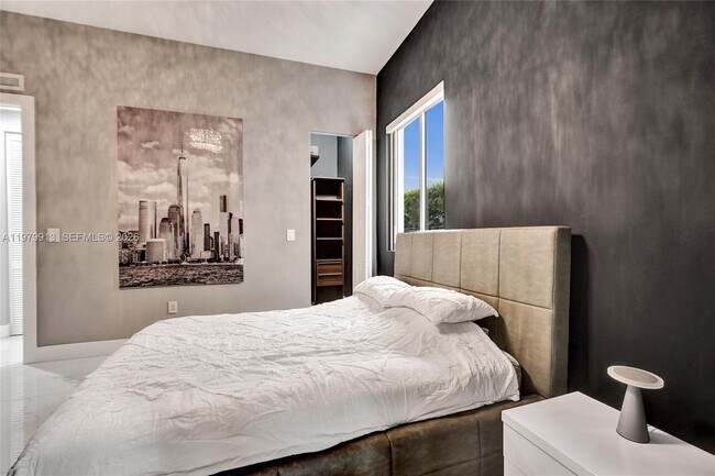 Building Photo - 10223 NW 75th Terrace