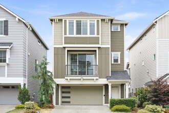 Building Photo - Spacious 4-Bedroom Townhome in Lake Stickney – Lynnwood- Available NOW for RENT