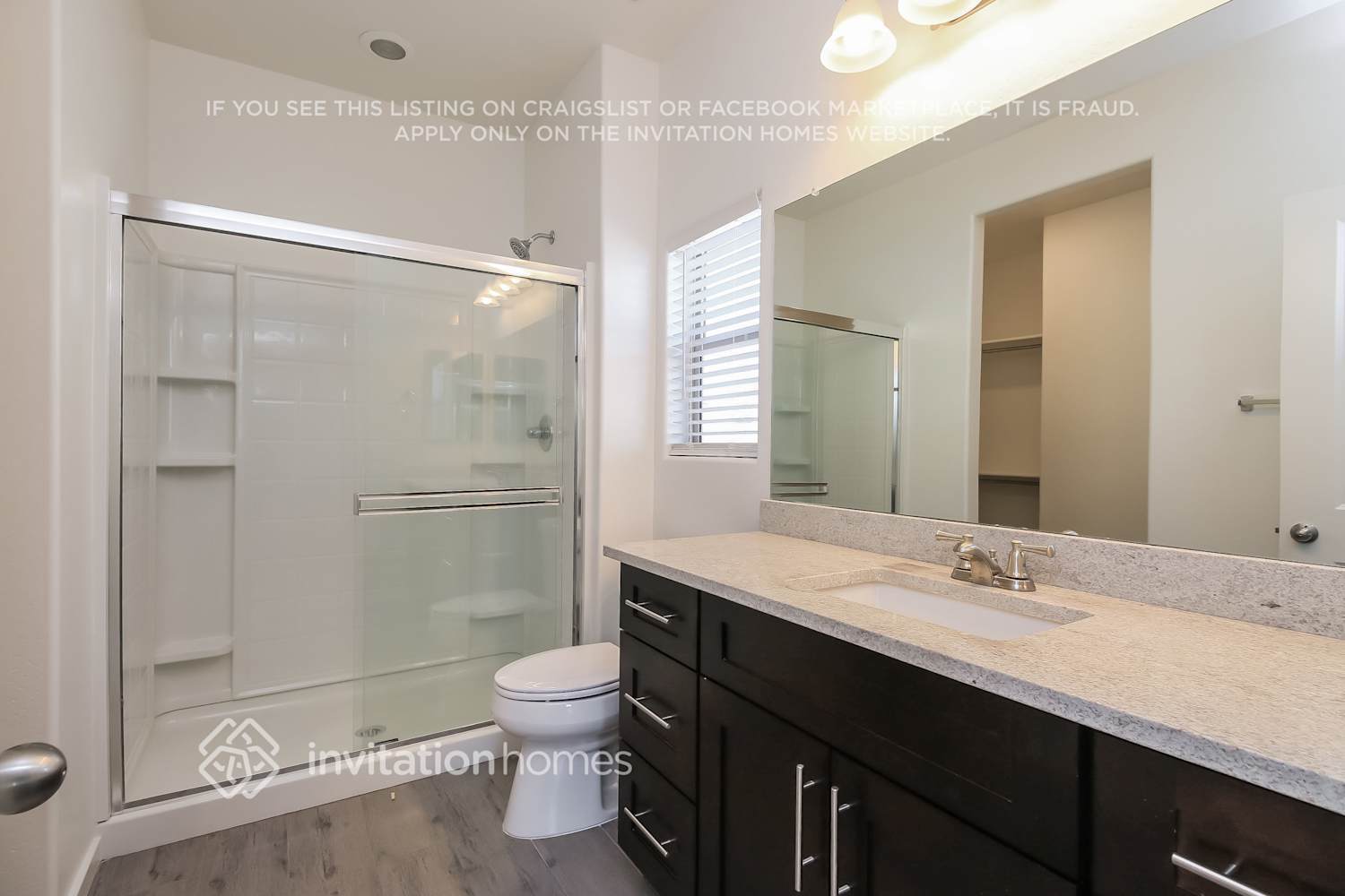 Building Photo - 5541 E Santa Clara Dr