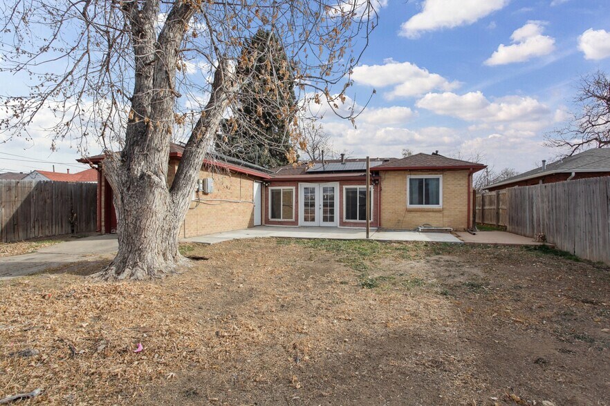 Building Photo - 2625 Newport St