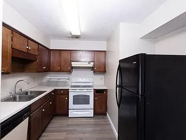 Building Photo - 5873 Laurel Oak Dr