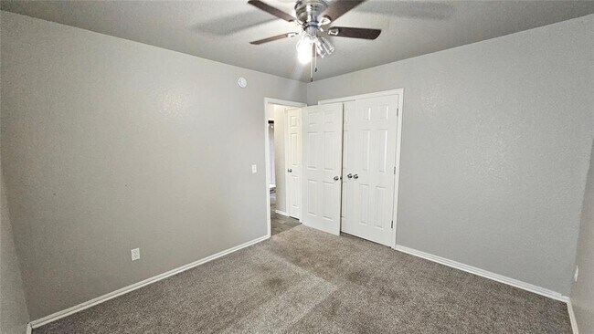 Building Photo - 6033 SE 83rd Pl