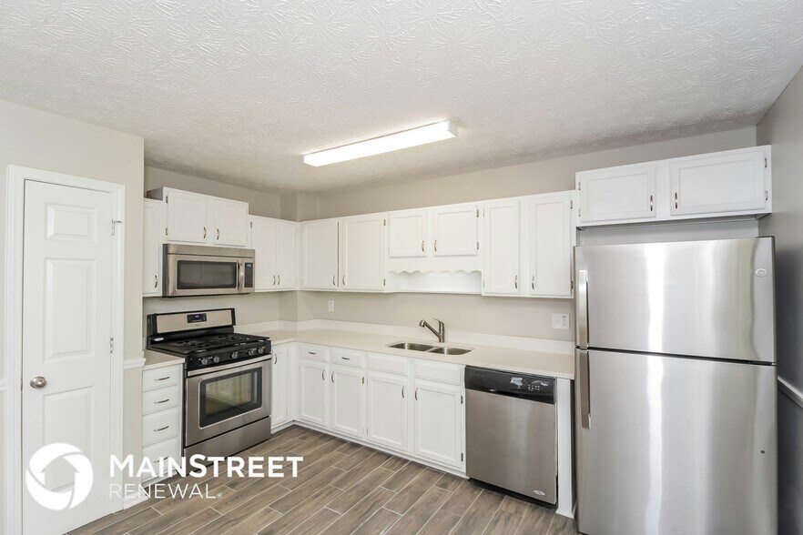 Building Photo - 333 Oak Landing Cir