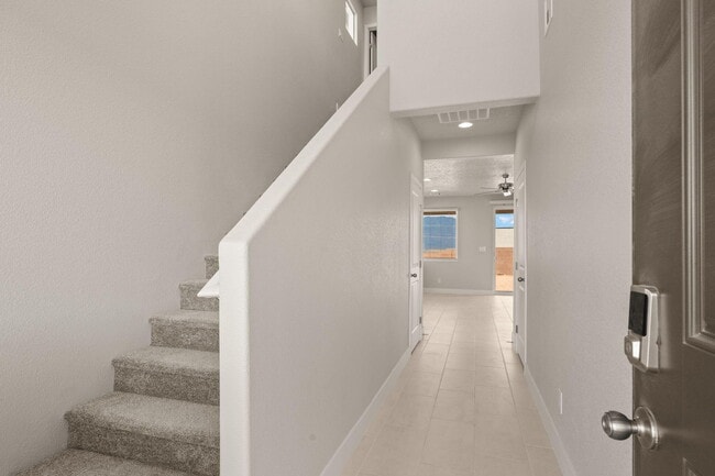 Building Photo - 4022 Silver Springs Road NE