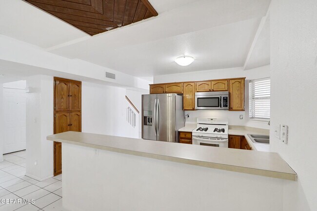 Building Photo - 10925 Loma Alta Pl