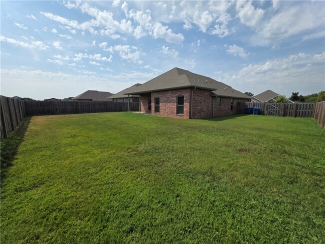 Building Photo - 2405 Graham Ln